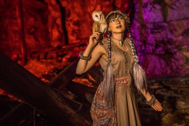 Beyaz baykuş ile güzel cadı.