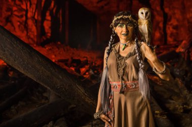 Beyaz baykuş ile güzel cadı.