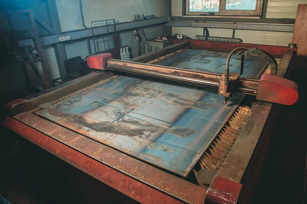 Stroj na řezání plazmy Cnc v dílně — Stock fotografie