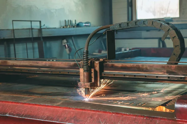 Plasmaschneidcnc-Maschine in der Werkstatt — Stockfoto