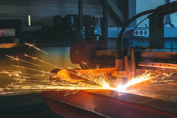 Plasma cutting CNC machine in the workshop — ストック写真