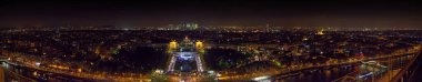 Eiffel Kulesi, Paris, Fransa 'dan Trocadero Modern Sanat Müzesi' nin panoramik manzarası.