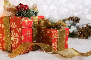 Noel arka plan sunar altın şerit ve Noel ışıkları ile