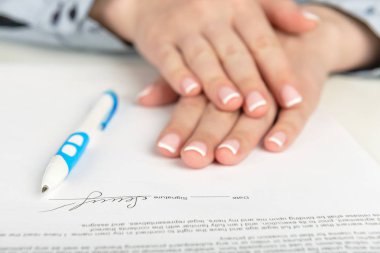 kadın imza sözleşme