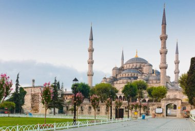 Sultanahmet Camii önden görünümü