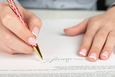 kadın imza sözleşme