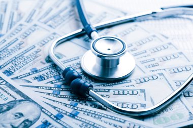 yüz dolarlık banknotlar üzerinde döşeme phonendoscope