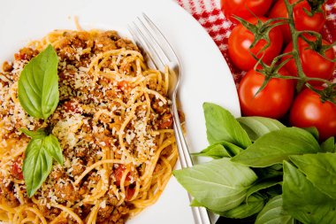 Etli lezzetli makarna