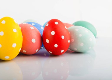 Renkli Paskalya yumurtaları
