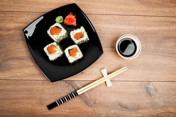Set de sushi en plato — Foto de Stock