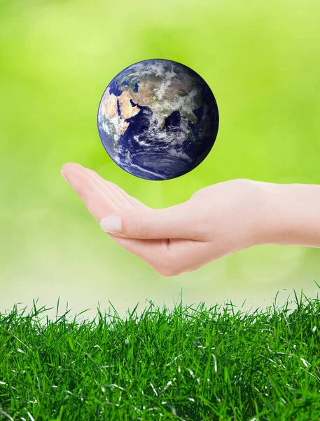 Hands holding and protect earth — Stock Photo, Image