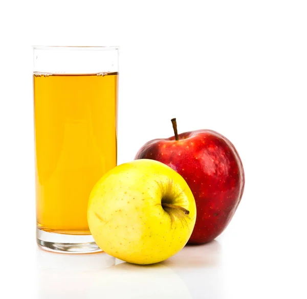 Leckerer Apfelsaft — Stockfoto