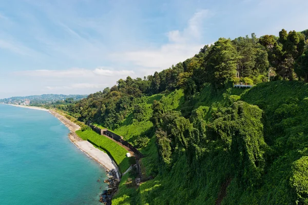 Sea and railroad on coast — Stock Photo, Image