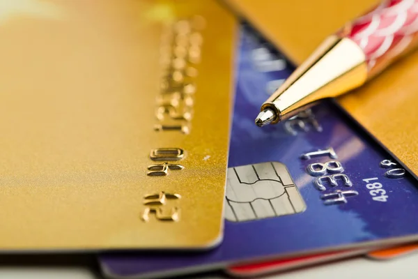 Pen over credit card — Stock Photo, Image