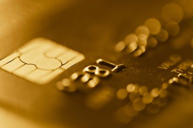 Kredi kartı, makro. Tonda altın.