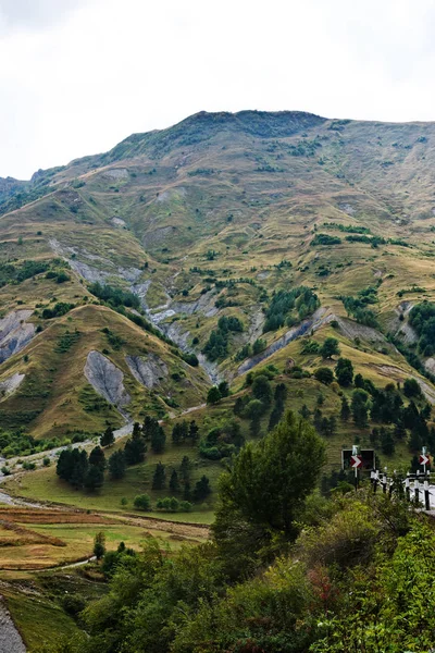 Linda Paisagem Montanha Verde Geórgia — Fotografia de Stock