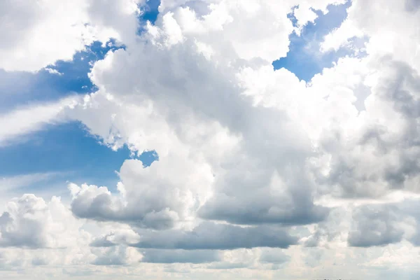 Błękitne Niebo Białe Chmury Cumulus — Zdjęcie stockowe