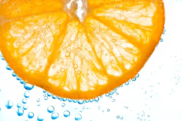 Orange Mit Blasen Isoliert Auf Weiß — Stockfoto