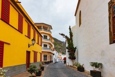 Tenerife Adası 'ndaki Garachico Kasabası sokağı, Kanarya