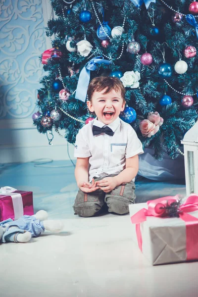 Kerst leuke jongen — Stockfoto