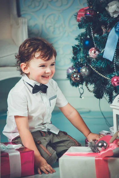 Kerst leuke jongen — Stockfoto