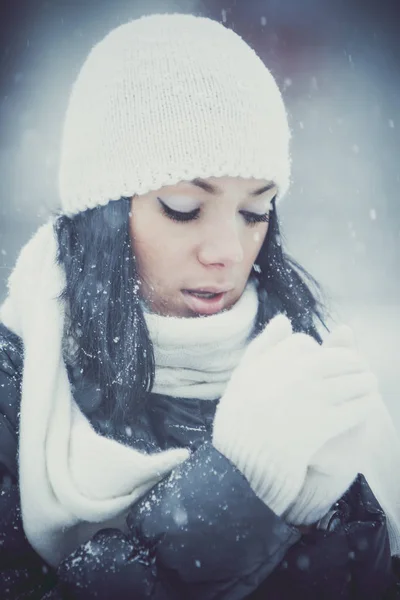 Gyönyörű téli lány — Stock Fotó