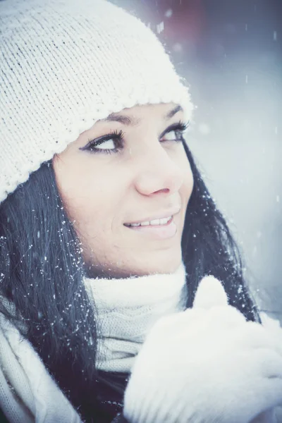 Menina de inverno bonita — Fotografia de Stock