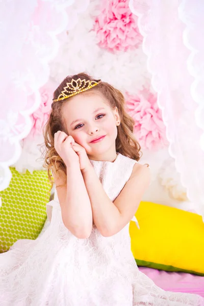 Kleine schöne Prinzessin — Stockfoto