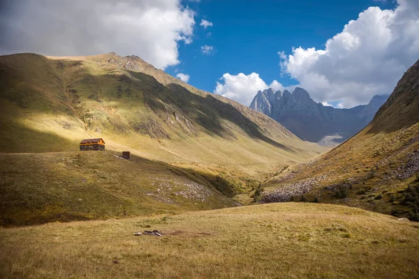 Vackra Berg Snodalen Juta Och Chaukhi Pass Kazbegi Georgien — Stockfoto