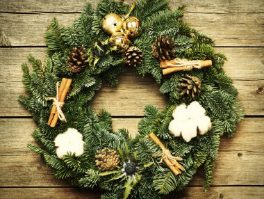 Madalyalı Noel çelengi