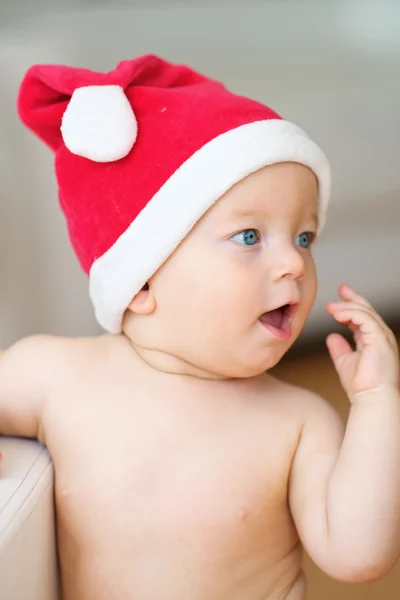 Baby in Kerstman hoed — Stockfoto