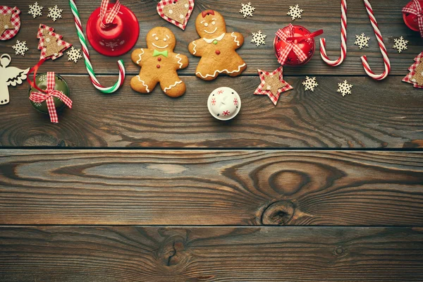 Galletas y decoraciones navideñas — Foto de Stock