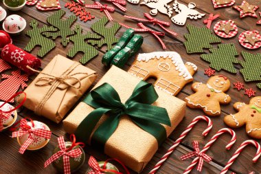 Yılbaşı süsleri ve hediyeleri 