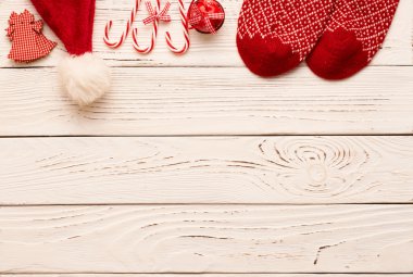 Çorap ve şapka ile Noel süsleri