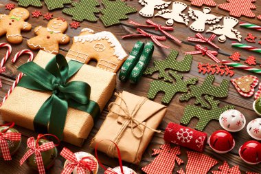 Noel hediyeleri ve süslemeler 