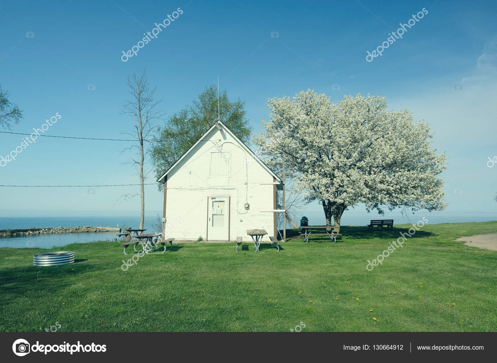 Shore at Pointe aux Barques — Stock Photo © haveseen 130664912