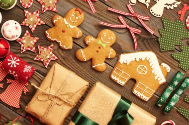 Yılbaşı süsleri ve hediyeleri 