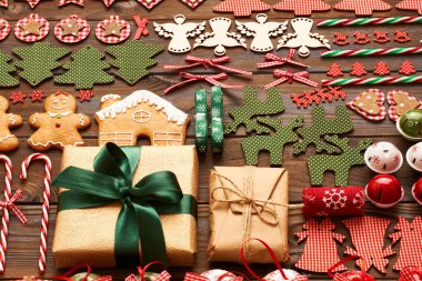 Yılbaşı süsleri ve hediyeleri 