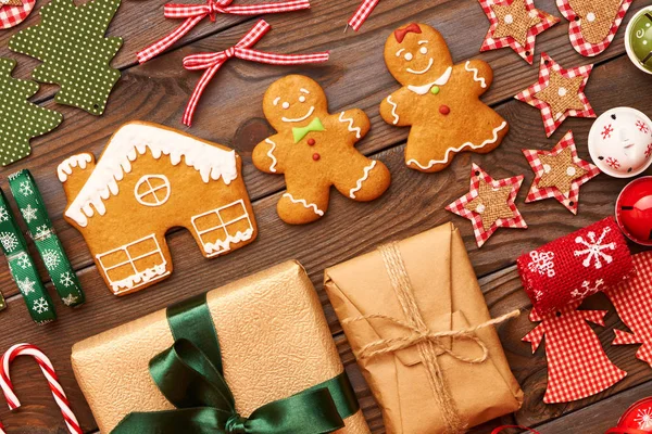 Noel hediyesi ve süslemesi