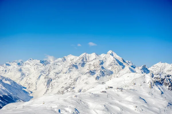 Alpina vinter bergslandskap — Stockfoto