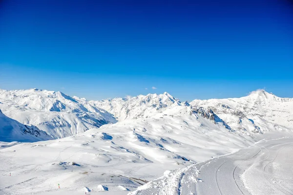 Inverno alpino paesaggio montano — Foto Stock