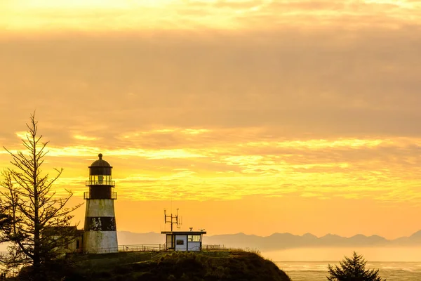 Cape zklamání maják za svítání — Stock fotografie