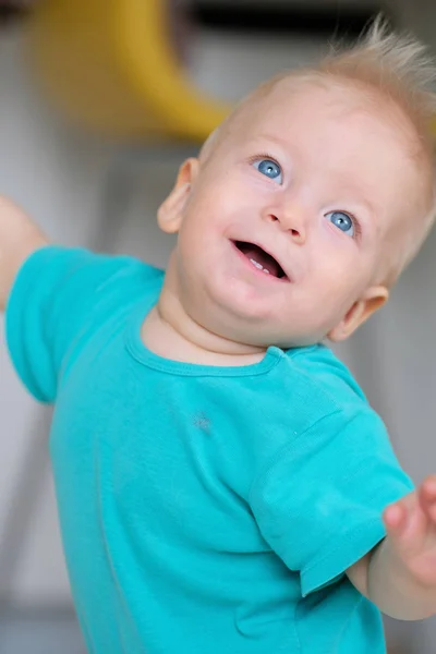 Copil băiat zâmbind — Fotografie, imagine de stoc