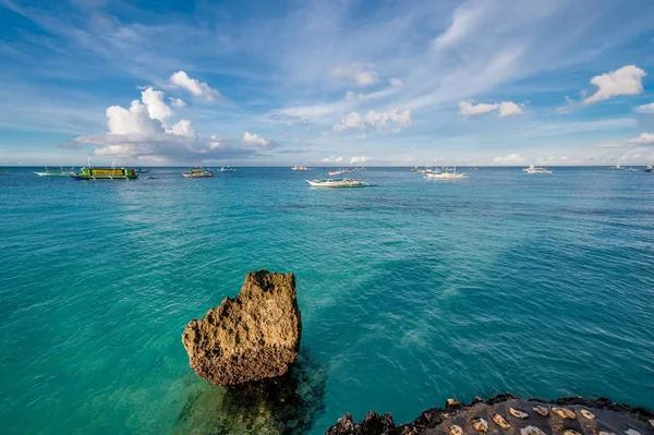 Rocky beach at Philippines — Stock Photo, Image