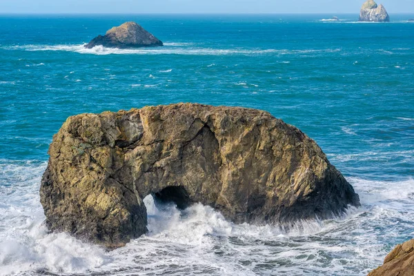 Costa do Pacífico dos EUA, Arch Rock — Fotografia de Stock