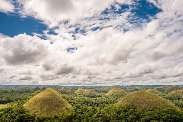 Chocolate hills landscape — Stock Photo, Image