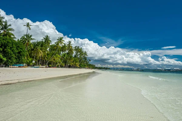 Vacker utsikt över tropiska stranden — Stockfoto