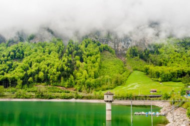 Lungern göl İsviçre 