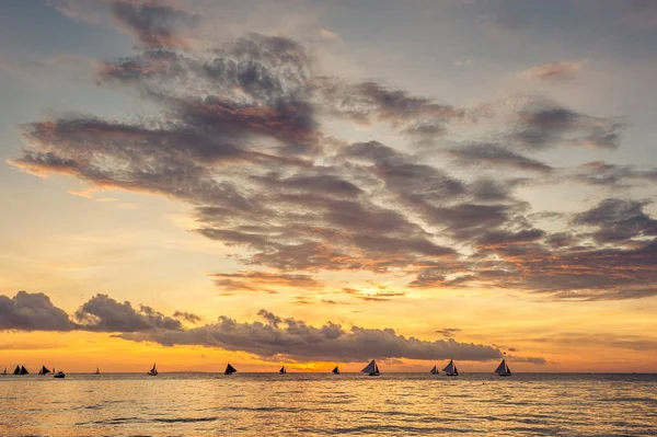Pôr do sol na praia de Boracay — Fotografia de Stock