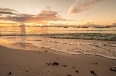 gün batımı sırasında tropikal plaj 
